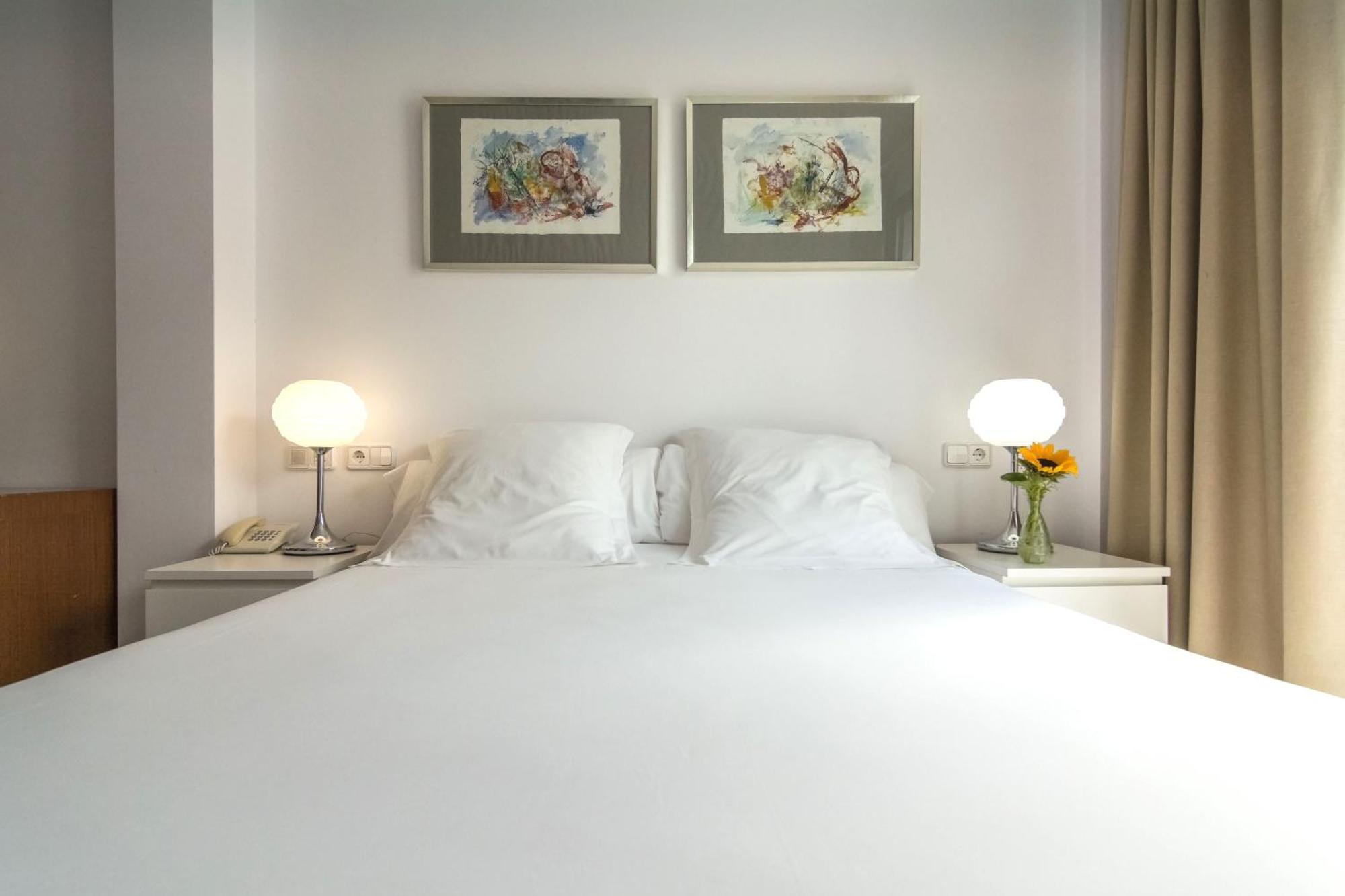 Hotel Nou Roma Denia Oda fotoğraf